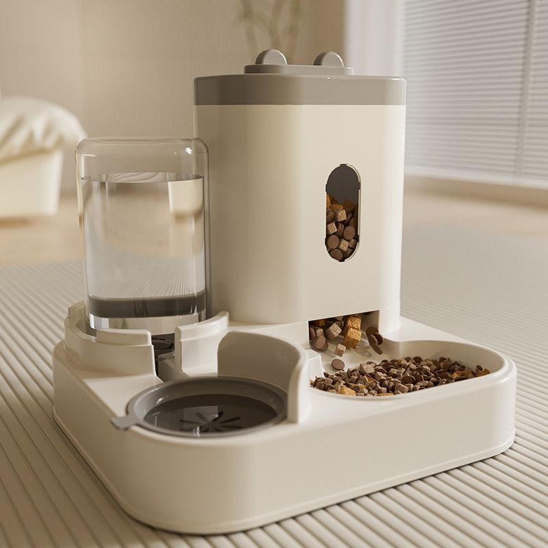 Cat feeder